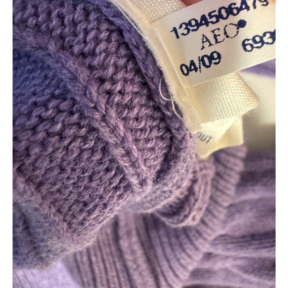 2000s American Eagle Lilac Cable Knit Scoop Neck Sweater Small - Picture 9 of 9